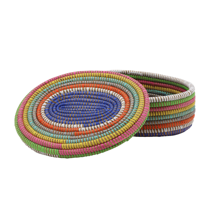 Panier arc-en-ciel, côté